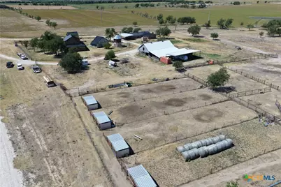 6610 Cr 431, Jonesboro, TX 76538 - Photo 35