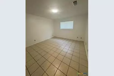 309 E Walnut Street #2, Seguin, TX 78155 - Photo 5