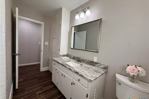 208 Mossy Oaks Ln, Victoria, TX 77904 - Photo 23