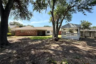 208 Mossy Oaks Ln, Victoria, TX 77904 - Photo 39