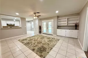 208 Mossy Oaks Ln, Victoria, TX 77904 - Photo 17