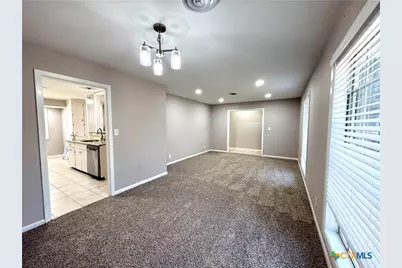 208 Mossy Oaks Lane, Victoria, TX 77904 - Photo 7