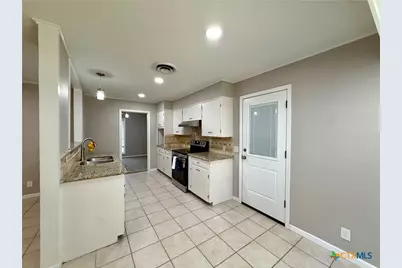 208 Mossy Oaks Lane, Victoria, TX 77904 - Photo 13
