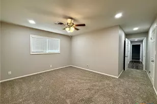 208 Mossy Oaks Ln, Victoria, TX 77904 - Photo 29