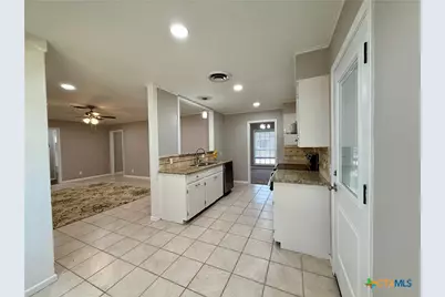 208 Mossy Oaks Lane, Victoria, TX 77904 - Photo 15