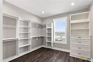 307 Silver Lk, Victoria, TX 77904 - Photo 29