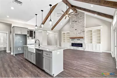 307 Silver Lake, Victoria, TX 77904 - Photo 11