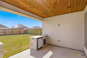 307 Silver Lk, Victoria, TX 77904 - Photo 43
