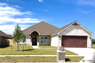 307 Silver Lk, Victoria, TX 77904 - Photo 1