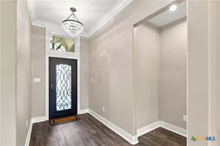 307 Silver Lk, Victoria, TX 77904 - Photo 3