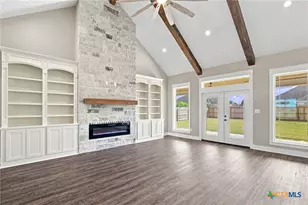 307 Silver Lk, Victoria, TX 77904 - Photo 5