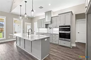 307 Silver Lk, Victoria, TX 77904 - Photo 21