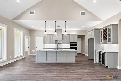 307 Silver Lake, Victoria, TX 77904 - Photo 13
