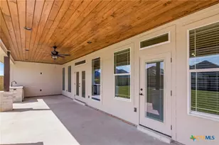 307 Silver Lk, Victoria, TX 77904 - Photo 41