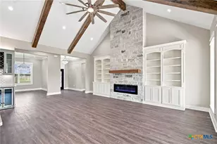 307 Silver Lk, Victoria, TX 77904 - Photo 7