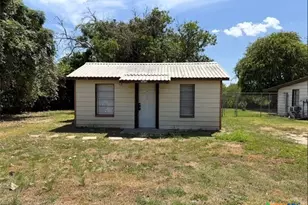 8768 FM725, Mcqueeney, TX 78123 - Photo 7