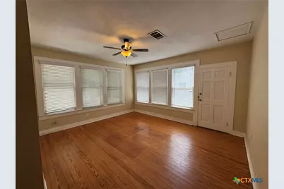 435 N Milam Street, Seguin, TX 78155 - Photo 5