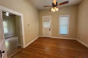 435 N Milam St, Seguin, TX 78155 - Photo 3