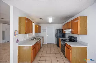 2402 Dickens Dr, Killeen, TX 76543 - Photo 5