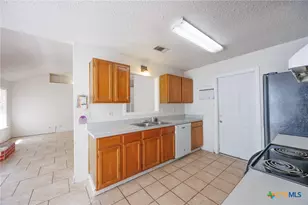 2402 Dickens Dr, Killeen, TX 76543 - Photo 7