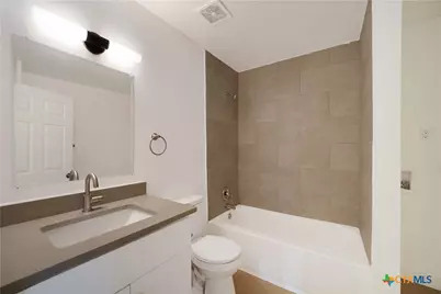 414 Orange Avenue, New Braunfels, TX 78130 - Photo 21