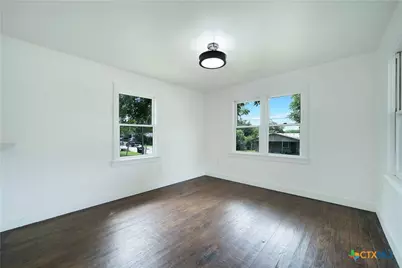 414 Orange Avenue, New Braunfels, TX 78130 - Photo 11