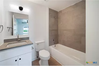 414 Orange Avenue, New Braunfels, TX 78130 - Photo 25