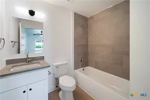 414 Orange Ave, New Braunfels, TX 78130 - Photo 25