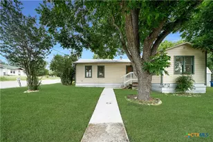 414 Orange Ave, New Braunfels, TX 78130 - Photo 1