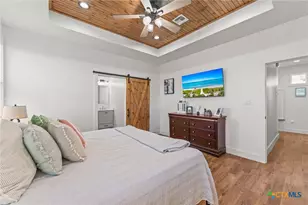 802 Celestial Ln, Edna, TX 77957 - Photo 17