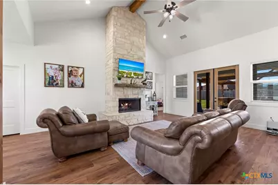 802 Celestial Lane, Edna, TX 77957 - Photo 5