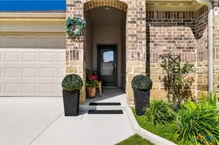 557 Chaco Loop, Seguin, TX 78155 - Photo 3