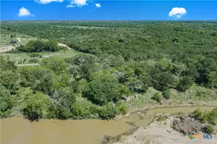 850 Crestview Dr, Cuero, TX 77954 - Photo 1