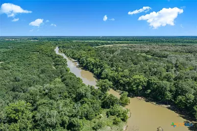850 Crestview Drive, Cuero, TX 77954 - Photo 3
