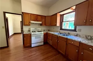 112 Darst St, Gonzales, TX 78629 - Photo 9