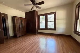 112 Darst St, Gonzales, TX 78629 - Photo 3