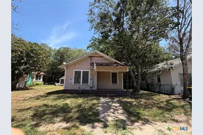 112 Darst Street, Gonzales, TX 78629 - Photo 1