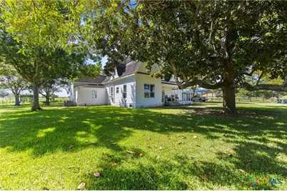 701 S Gilbert Road, Edna, TX 77957 - Photo 3