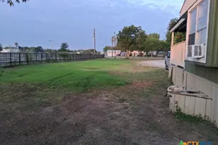 2264 Burroughsville Rd, Victoria, TX 77905 - Photo 7