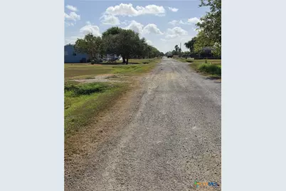 1006 W Dallas Avenue, Seadrift, TX 77983 - Photo 9
