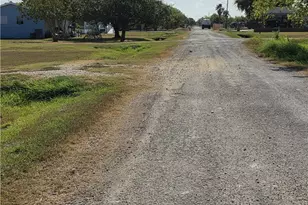 1006 W Dallas Ave, Seadrift, TX 77983 - Photo 9