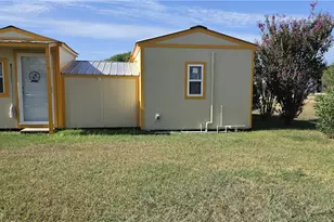 1006 W Dallas Ave, Seadrift, TX 77983 - Photo 5