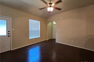 296 Rosalie Dr, New Braunfels, TX 78130 - Photo 5