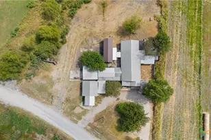 798 County Rd 367, Lott, TX 76656 - Photo 27