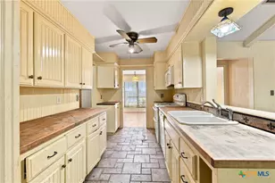 405 Cottonwood Dr, Harker Heights, TX 76548 - Photo 9