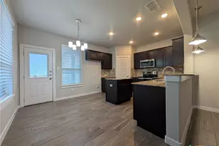 310 Creekside Curve, New Braunfels, TX 78130 - Photo 9
