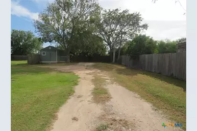 301 & 301A Colorado, Edna, TX 77957 - Photo 17