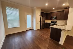 338 Untermaier Dr, New Braunfels, TX 78130 - Photo 5