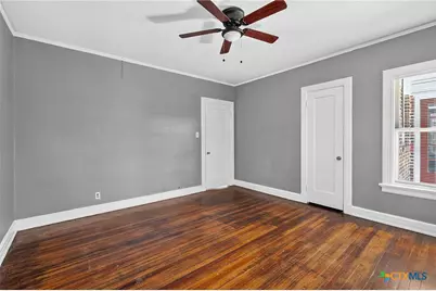 210 S Cedar Street, Seguin, TX 78155 - Photo 25