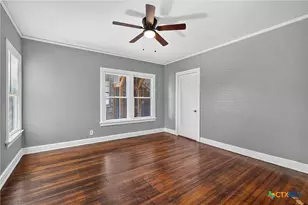 210 S Cedar St, Seguin, TX 78155 - Photo 21
